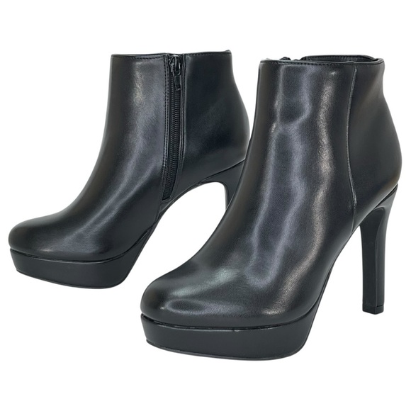 BCBGeneration Jeanne Black Faux Leather Heeled Womens Booties Size 10M - Picture 10 of 12